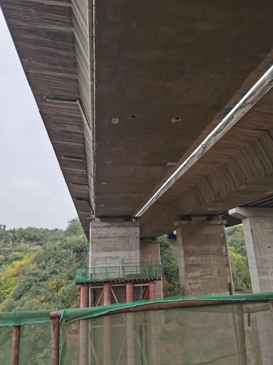 杭州桥梁加固前制定可行设计方案图并用对施工方法